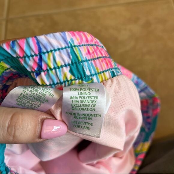 Lilly Pulitzer Ocean Trail Shorts In Maldives Green Turtle Wave - Picture 12 of 15